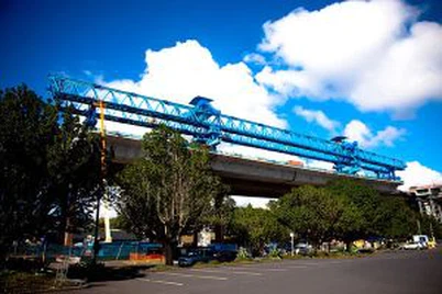 Pieslēgtā tipa tilta palaišanas sijas fabrika